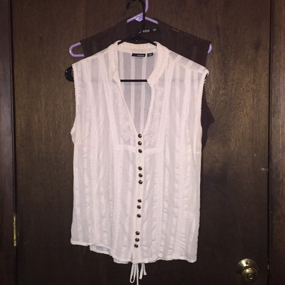 Lotof2 Ana button front embroidered tanks. Size XL